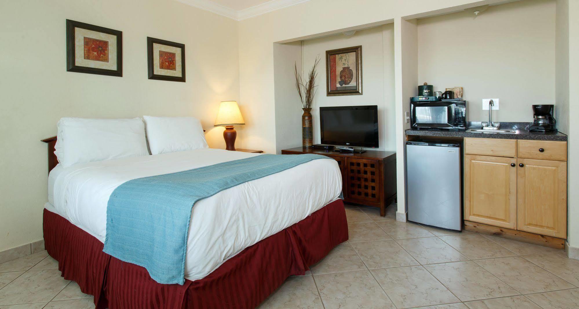 The Sea Lord Hotel & Suites (Adults Only) Lauderdale-by-the-Sea Екстериор снимка