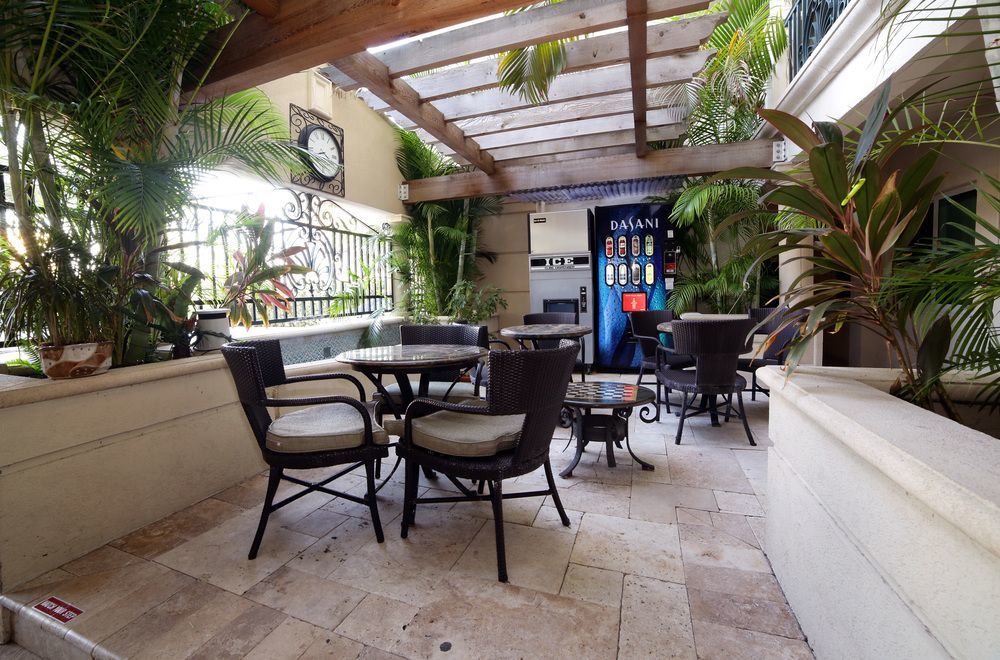 The Sea Lord Hotel & Suites (Adults Only) Lauderdale-by-the-Sea Екстериор снимка